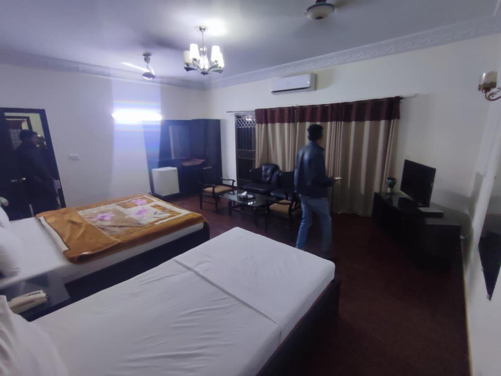 Hotel Clifton Inn Karachi Bagian luar foto