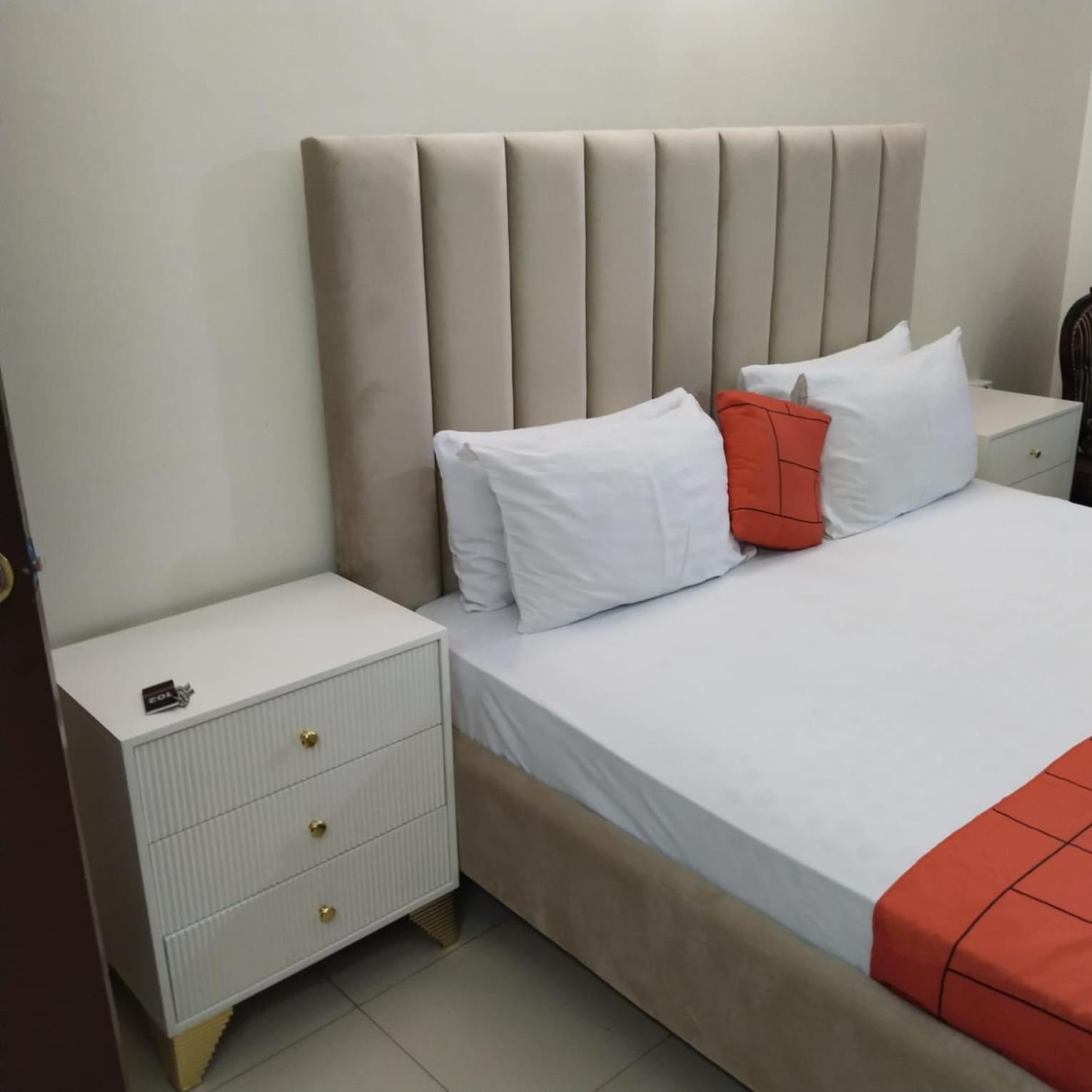 Hotel Clifton Inn Karachi Bagian luar foto